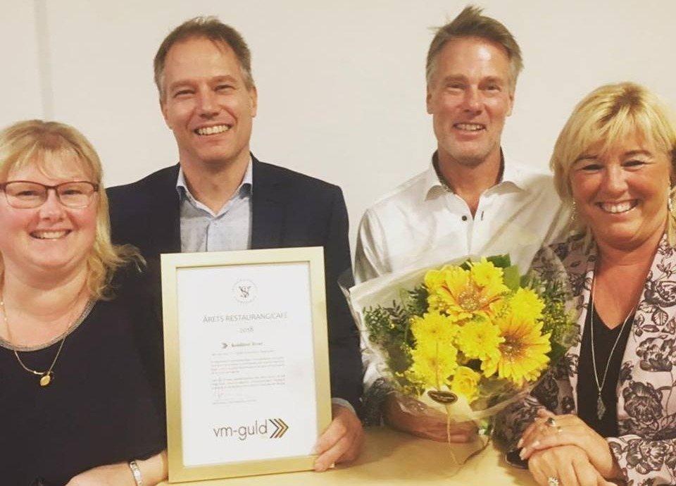 Pelle, Jim, Susanne och Jenny firar Årets Café 2018